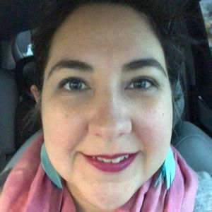 Meet your Posher, Monica